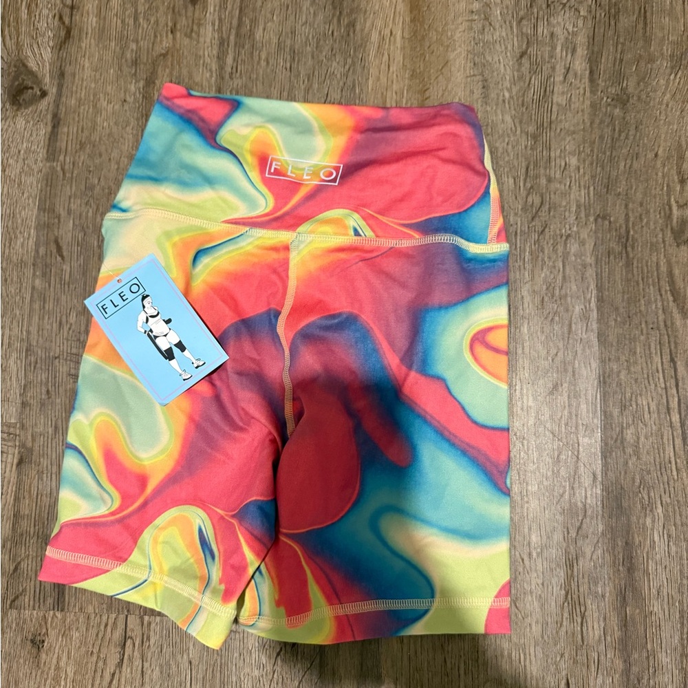 Fleo Colorful Swirl Active Shorts